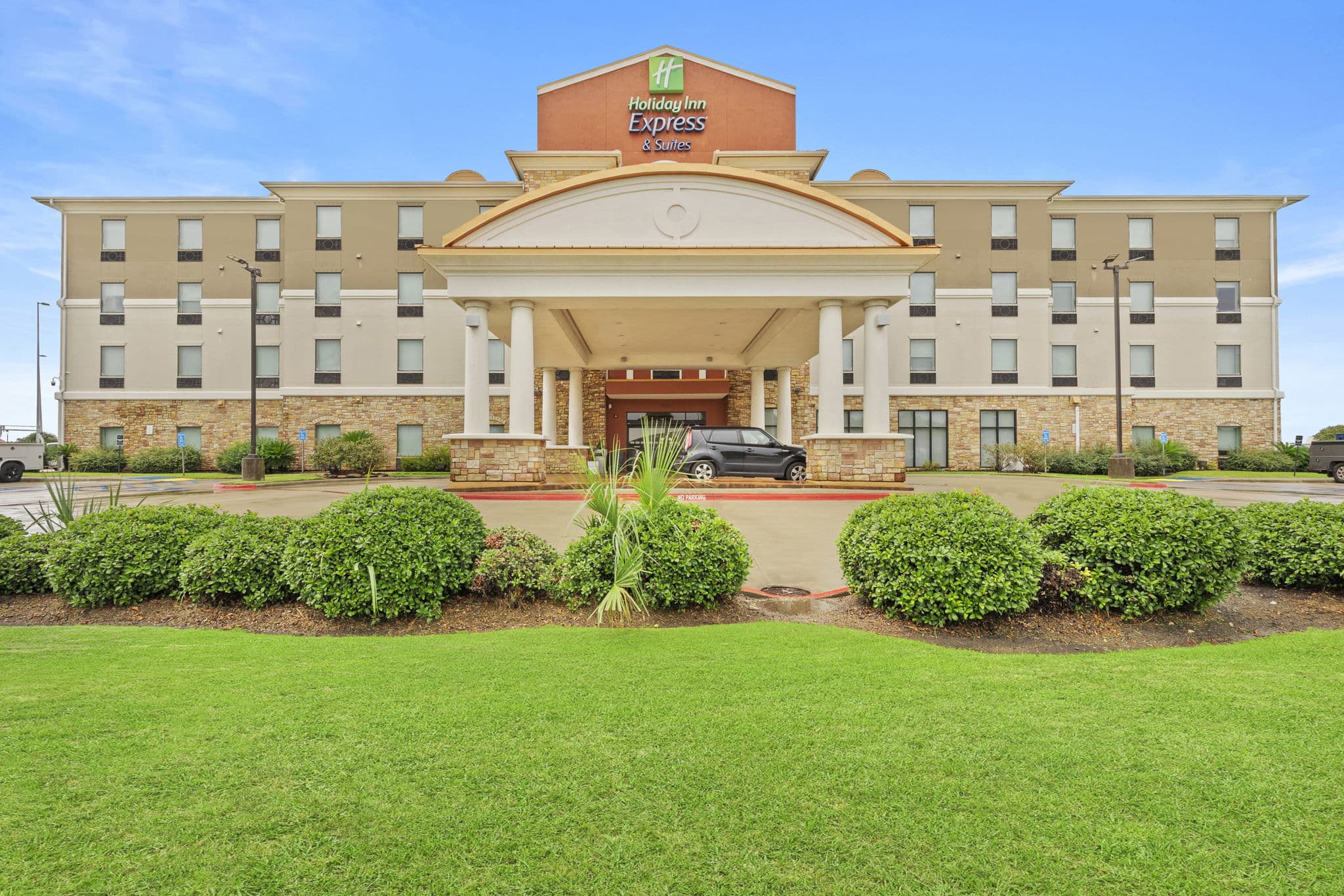 Holiday Inn Express Exterior